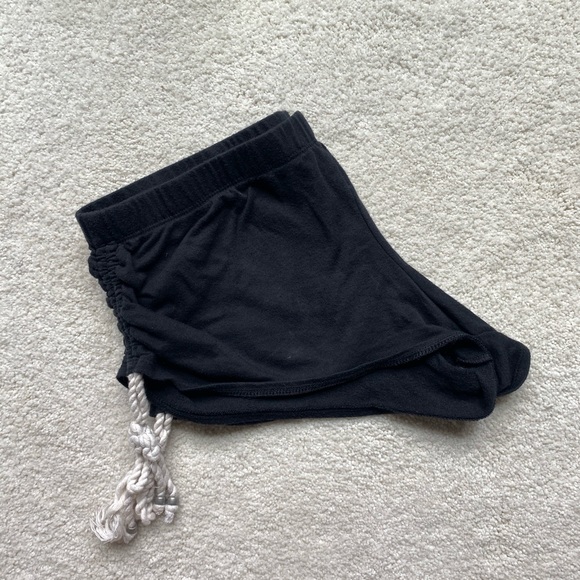 Victoria Secret Shorts - Picture 3 of 4